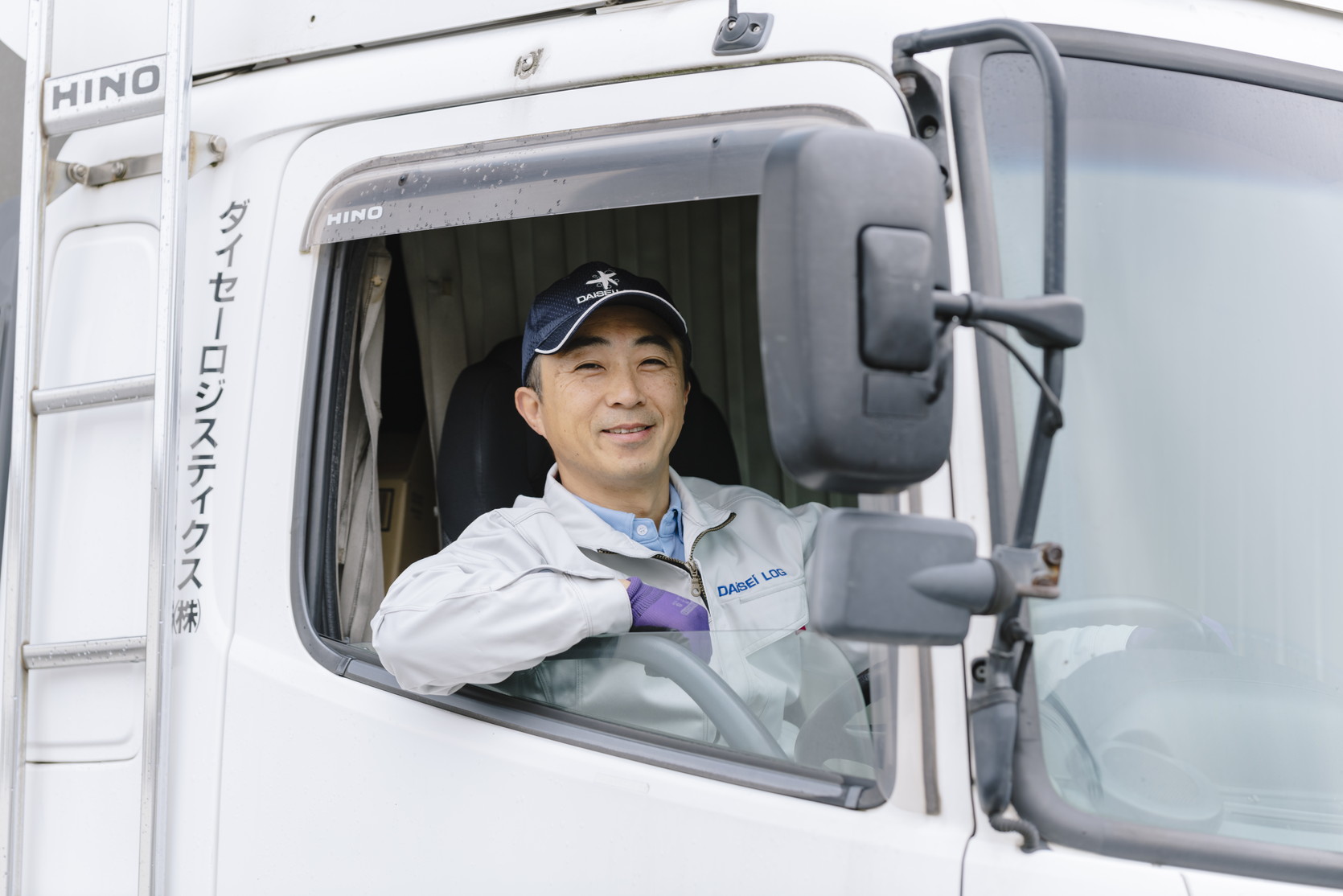 中型トラックドライバー｜ダイセーロジスティクス株式会社 横浜ハブセンター（ID：6262）の求人画像１