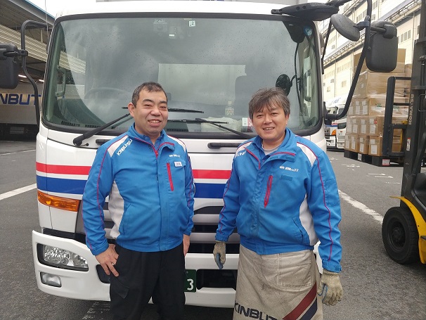 大型トラックドライバーの求人
｜近物レックス株式会社　東大阪支店（ID：2348）の求人画像１
